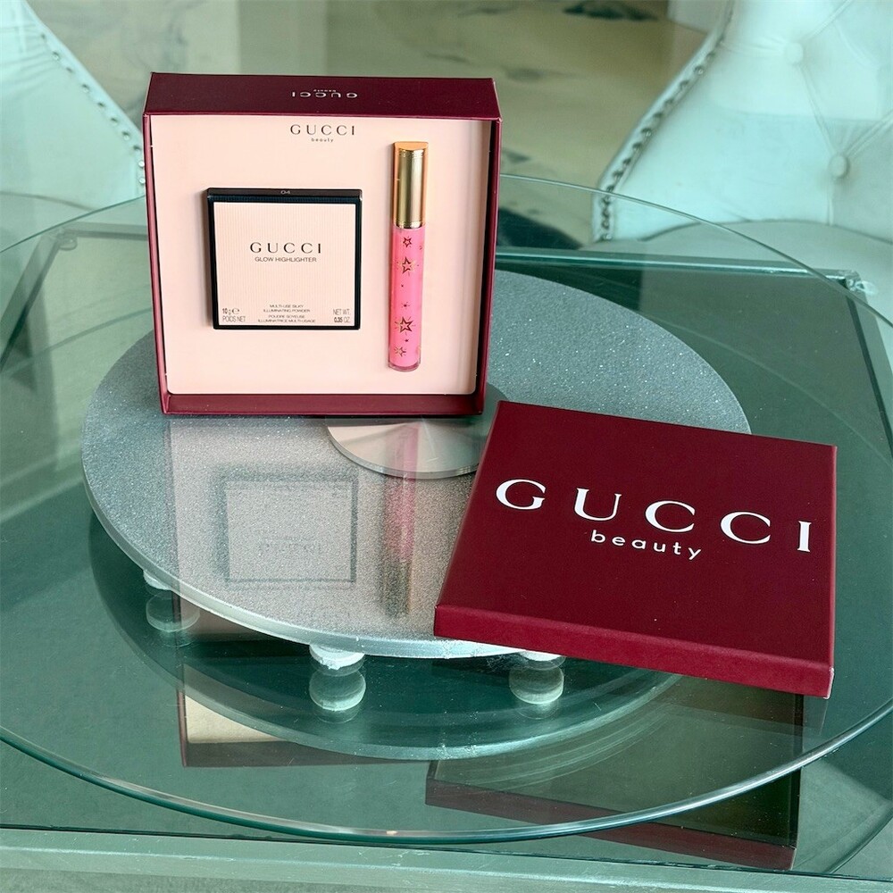 Gucci Beauty Glow Highlighter Opal Pink + Bertha Pink Lip Gloss Gift Set